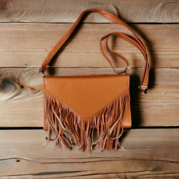 Handbags - NWOT Brown faux leather purse